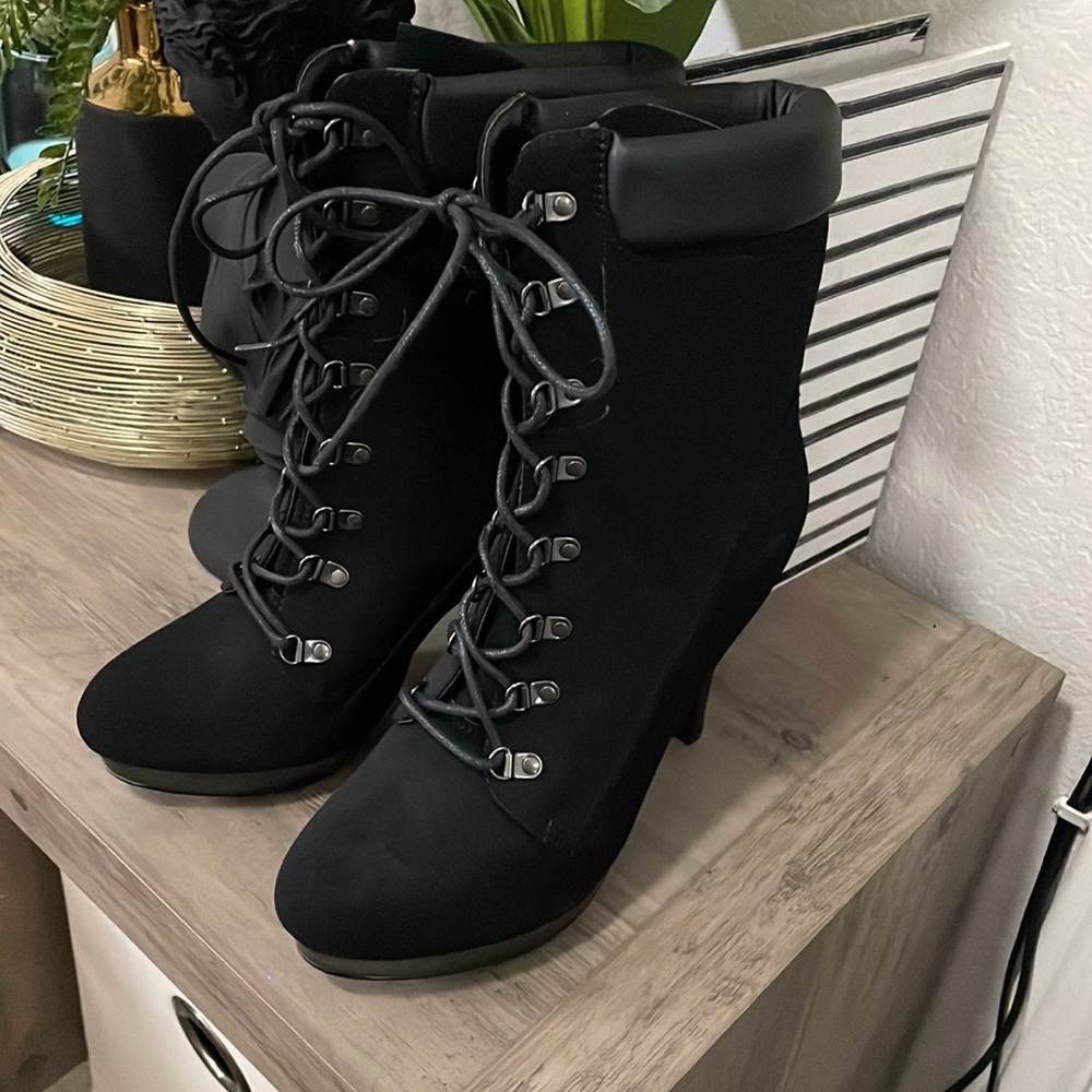 High heels booties